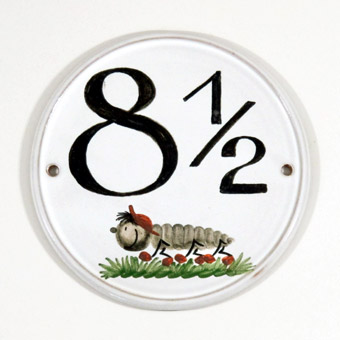 runde Hausnummer 8 1/2