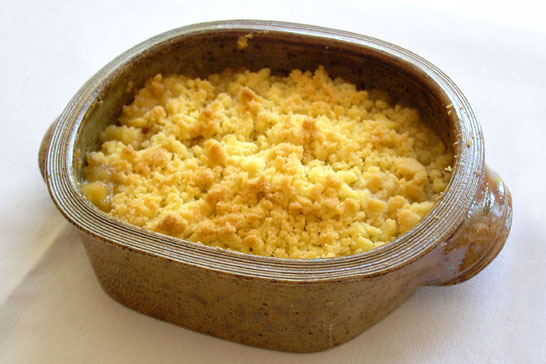 Apfelcrumble in der Auflaufform bis 1 Liter, Kaolin