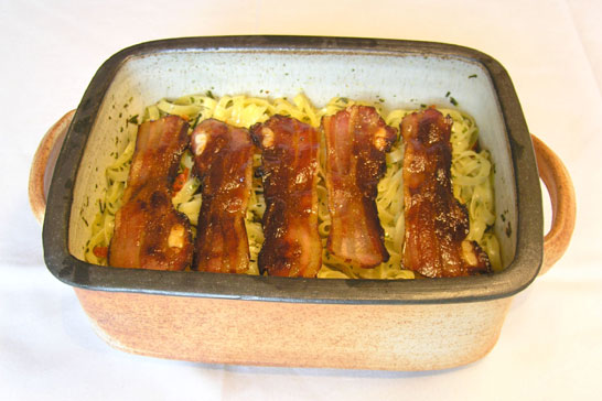 Bandnudelauflauf mit Bauchspeck in der Auflaufform bis 2 Liter